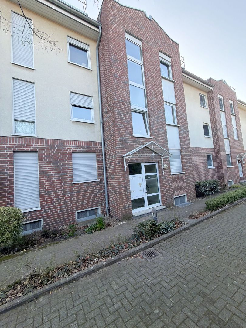 Kapitalanleger aufgepasst! helle, geräumige, gut vermietete DG-Wohnung Nahe Neusser City